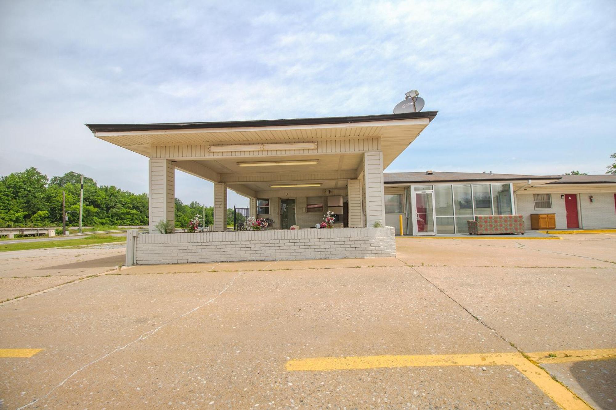 Oyo Hotel Mcalester Ok S Main St Dış mekan fotoğraf