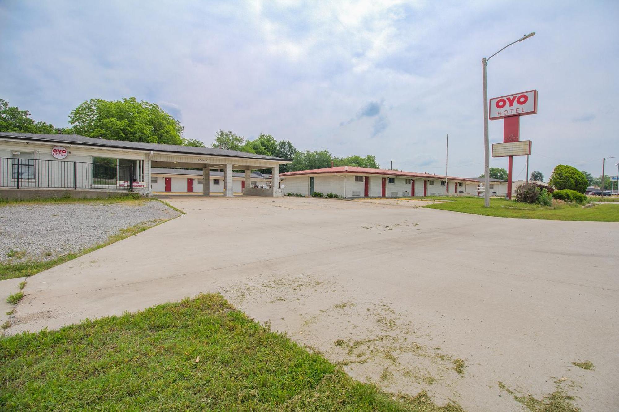 Oyo Hotel Mcalester Ok S Main St Dış mekan fotoğraf